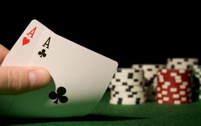 Parier sur les compétitions de poker : comment miser avec confiance